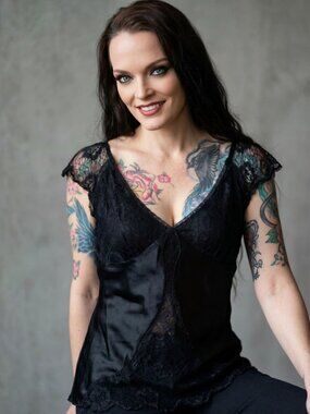 New Port News ✦ Black Lace Trim Sleeveless Top ✦ Satin Look V‑Neck Size 4